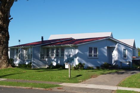Photo of property in 40 Lavinia Crescent, Mangere East, Auckland, 2024