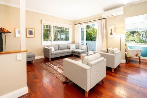 Photo of property in 113 Creswick Terrace, Northland, Wellington, 6012