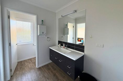 Photo of property in 71 Rata Street, Wanaka, 9305