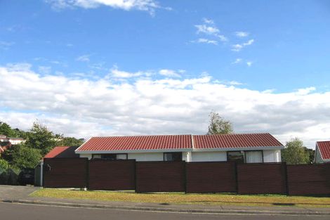 Photo of property in 2/22 Devonshire Road, Unsworth Heights, Auckland, 0632