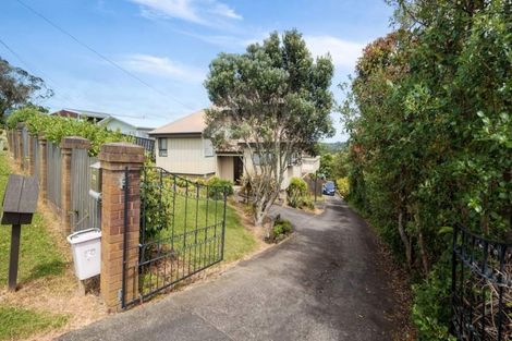 Photo of property in 386 Glenfield Road, Glenfield, Auckland, 0629