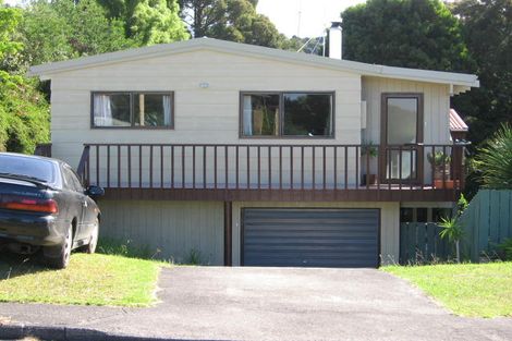 Photo of property in 2/3 Flavia Close, Torbay, Auckland, 0630