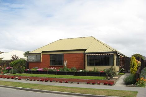 Photo of property in 1/6 Gatonby Place, Avonhead, Christchurch, 8042