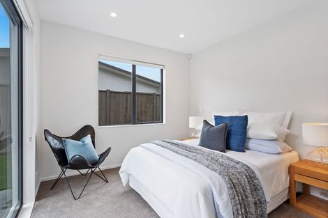 Photo of property in 15 Aquamarine Road, Rosehill, 2113
