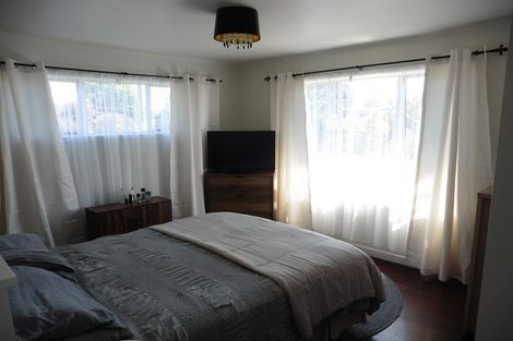 Photo of property in 14 Rimu Street, Helensville, 0800