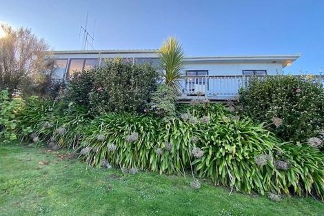 Photo of property in 2 Williams Crescent, Maketu, 3189
