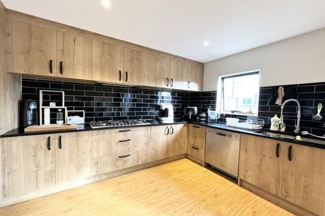 Photo of property in 42 Bordeaux Parade, Te Atatu South, Auckland, 0610