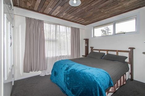 Photo of property in 6 Kowhai Street, Inglewood, 4330