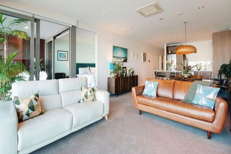 Photo of property in Patent 326 Apartments, 404s/326 Evans Bay Parade, Hataitai, Wellington, 6021
