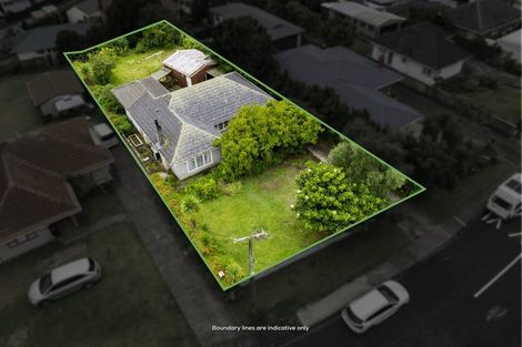Photo of property in 17 Kirrie Avenue, Te Atatu South, Auckland, 0610