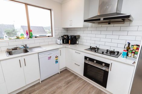Photo of property in 1 Paddington Grove, Karori, Wellington, 6012