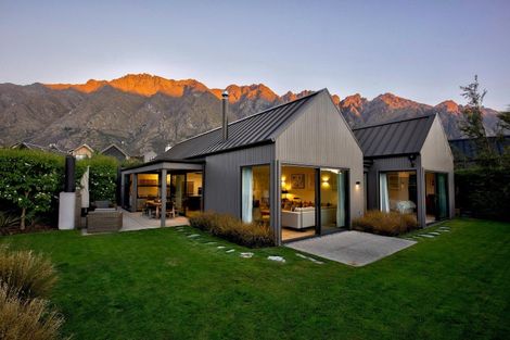 Photo of property in 54 Falconer Rise, Jacks Point, Queenstown, 9371