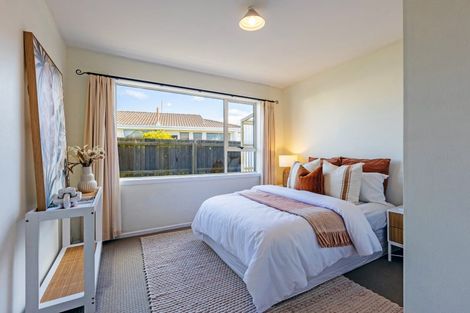 Photo of property in 42b Delaware Crescent, Russley, Christchurch, 8042