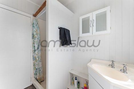 Photo of property in 44 Chippendale Crescent, Birkdale, Auckland, 0626