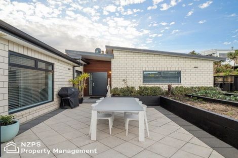 Photo of property in 49 Highgrove, Saint Clair, Dunedin, 9012