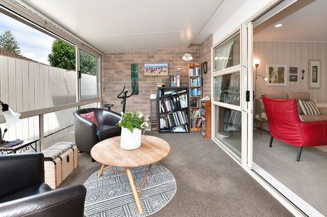 Photo of property in 2/11 Milton Road, Orewa, 0931