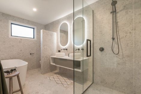 Photo of property in 18 Fenton Avenue, Wanaka, 9305