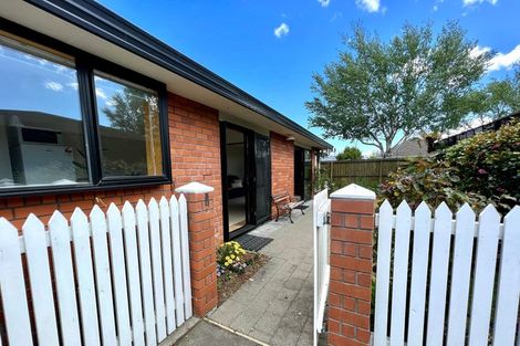 Photo of property in 33 Englefield Road, Belfast, Christchurch, 8051