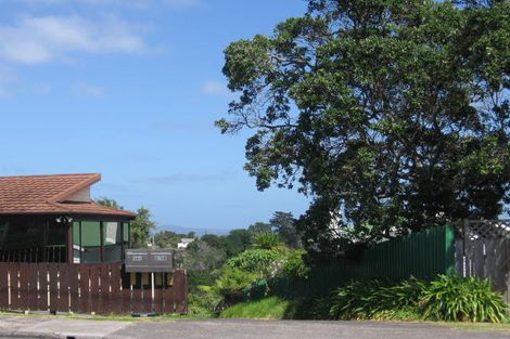 Photo of property in 2/56 Birkdale Road, Birkdale, Auckland, 0626