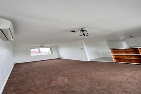 Photo of property in 93 Henderson Valley Road, Henderson, Auckland, 0612