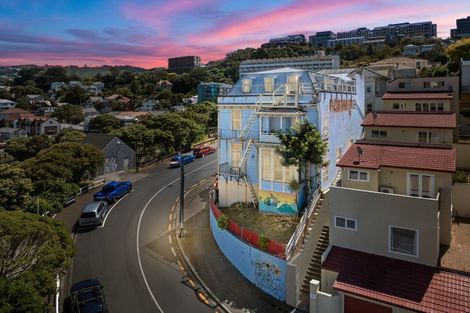 Photo of property in Rosemere Backpackers, 6 Macdonald Crescent, Te Aro, Wellington, 6011