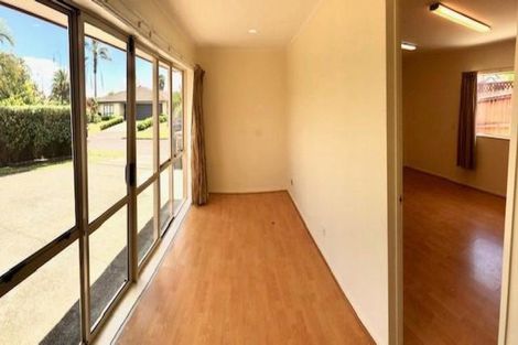 Photo of property in 3 Newinn Crescent, East Tamaki Heights, Auckland, 2016