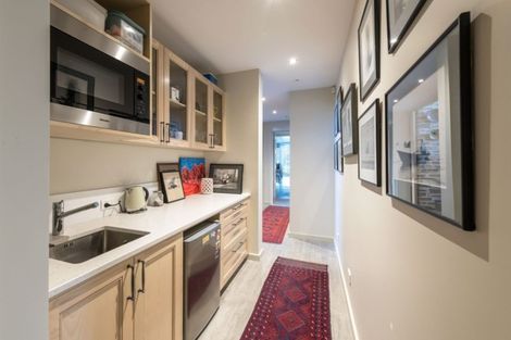 Photo of property in 28 Kennedy Crescent, Wanaka, 9305