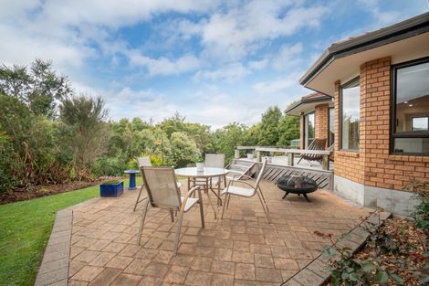 Photo of property in 143 Summerhill Drive, Fitzherbert, Palmerston North, 4410