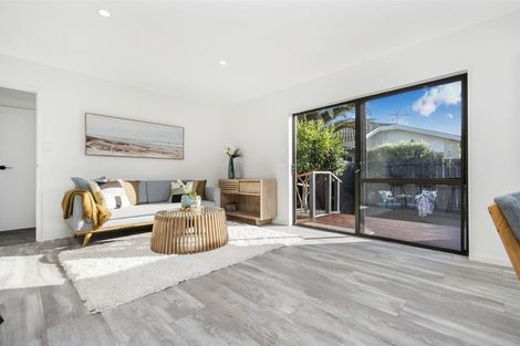 Photo of property in 1/35 Alice Avenue, Orewa, 0931