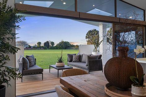 Photo of property in Mangorei Road, Strandon, 4312