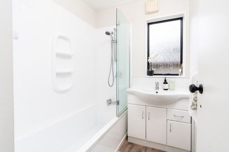 Photo of property in 9 Kapil Grove, Khandallah, Wellington, 6035