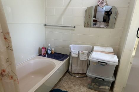 Photo of property in 8 Meuli Street, Eltham, 4322