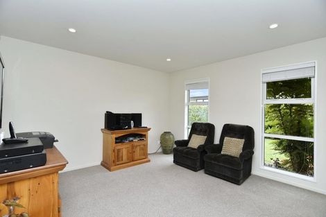 Photo of property in 32 Koura Drive, Rangiora, 7400