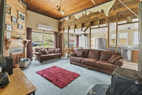 Photo of property in 19 Gordon Terrace, Hunterville, 4730