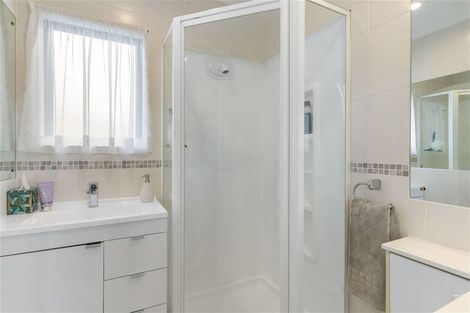 Photo of property in 3 Glenhaven Place, Te Atatu Peninsula, Auckland, 0610