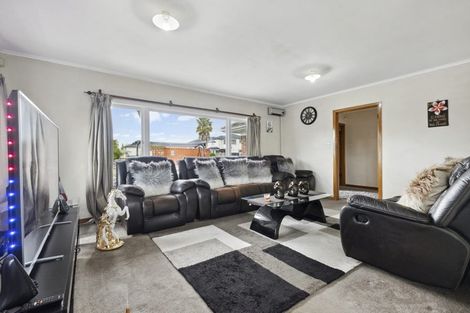 Photo of property in 12 Staines Avenue, Mangere East, Auckland, 2024