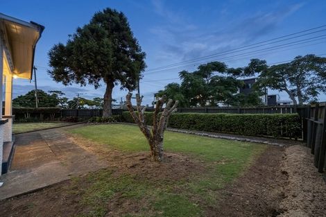 Photo of property in 33a Gloucester Road, Manurewa, Auckland, 2102