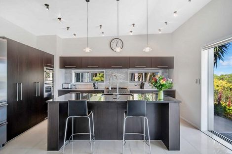 Photo of property in 269 Kaipara Road, Papakura, 2582