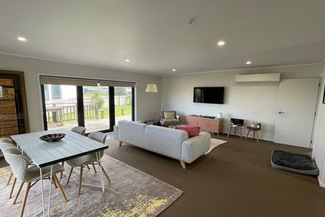 Photo of property in 31 Sunset Drive, Baylys Beach, 0377