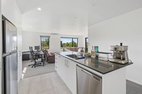 Photo of property in 10 Mahi Road, Helensville, 0800