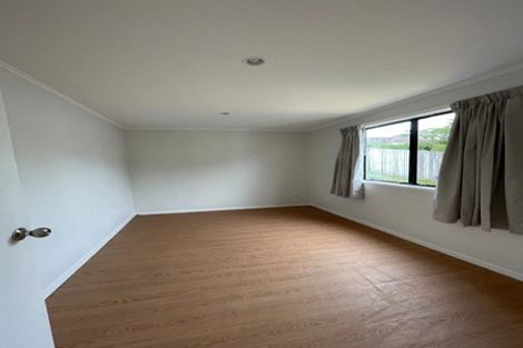 Photo of property in 16 Savoy Road, Glen Eden, Auckland, 0602