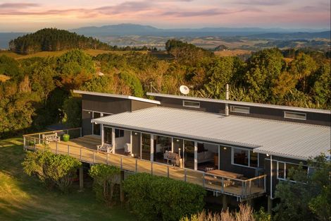 Photo of property in 200 Govan Wilson Road, Whangaripo, Warkworth, 0985