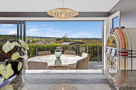 Photo of property in 2 Scenic Heights, Acacia Bay, Taupo, 3330