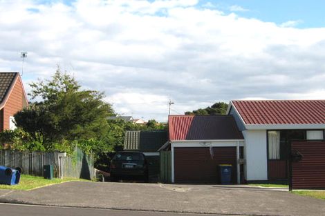 Photo of property in 2/22 Devonshire Road, Unsworth Heights, Auckland, 0632