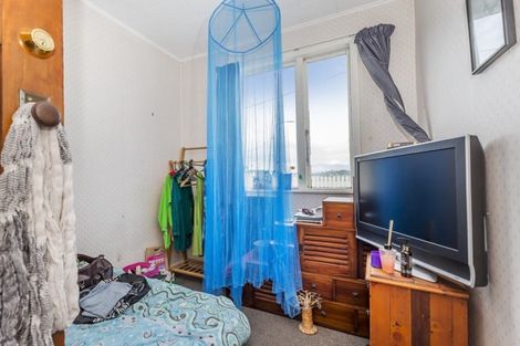Photo of property in 128 Lyall Parade, Lyall Bay, Wellington, 6022