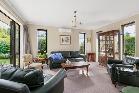 Photo of property in 18 Azure Place, Huntington, Hamilton, 3210