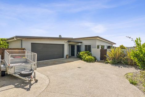 Photo of property in 8 Millennium Hill, Paraparaumu, 5032