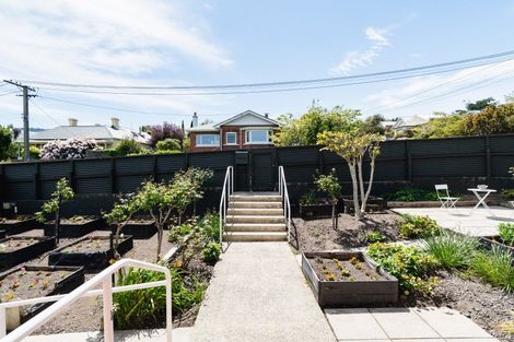 Photo of property in 16 Farquharson Street, Opoho, Dunedin, 9010