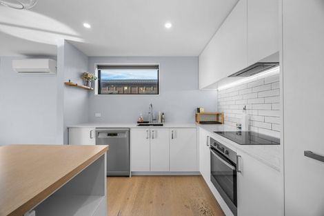 Photo of property in 52 Obelisk Street, Wanaka, 9305