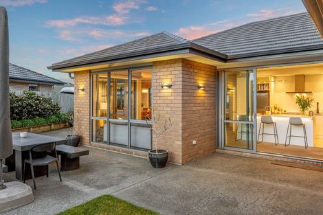 Photo of property in 26 Blue Gum Place, New Brighton, Christchurch, 8083